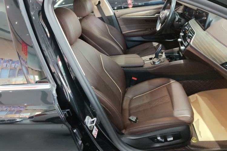 Used BMW 5 Series New Energy 2021 535Le Luxury Package
