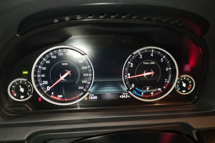 Used BMW 5 Series GT 2015 528i Leading Model
