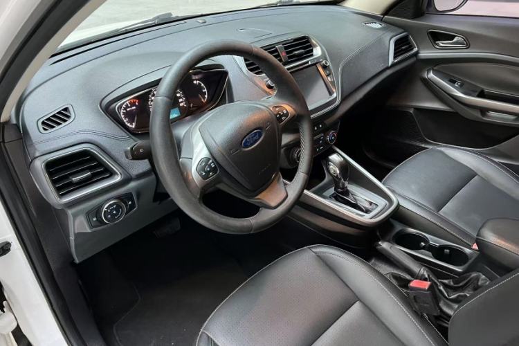 Used Ford Escort 2015 1.5L Automatic Fashion Model
