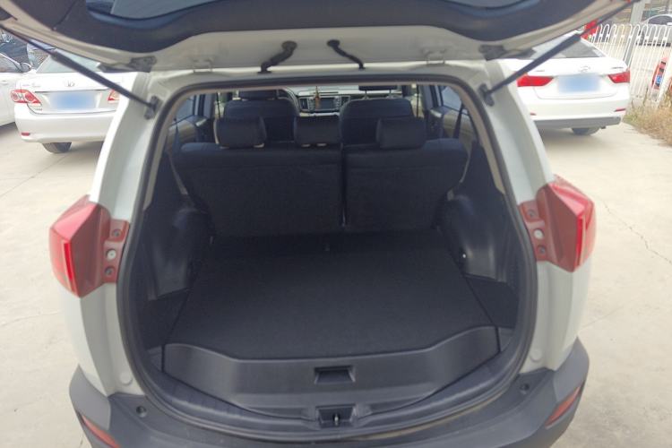 Used Toyota RAV4 2015 2.0L CVT Two-Wheel Drive Fashion Edition
