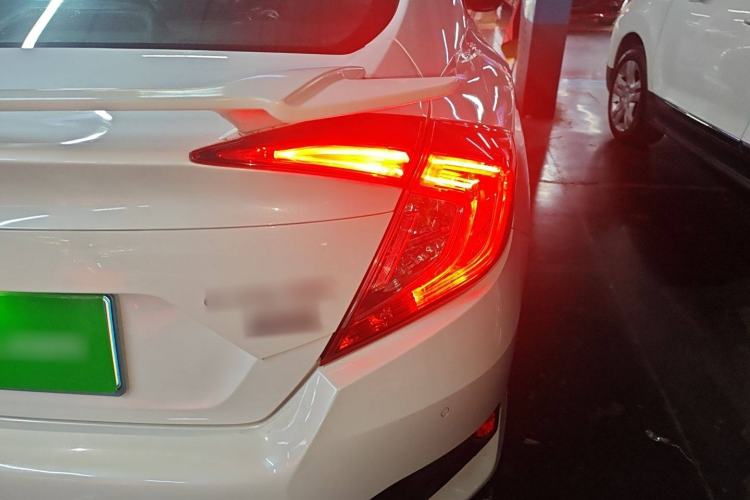 Used Honda Civic 2016 220TURBO CVT Luxury Edition
