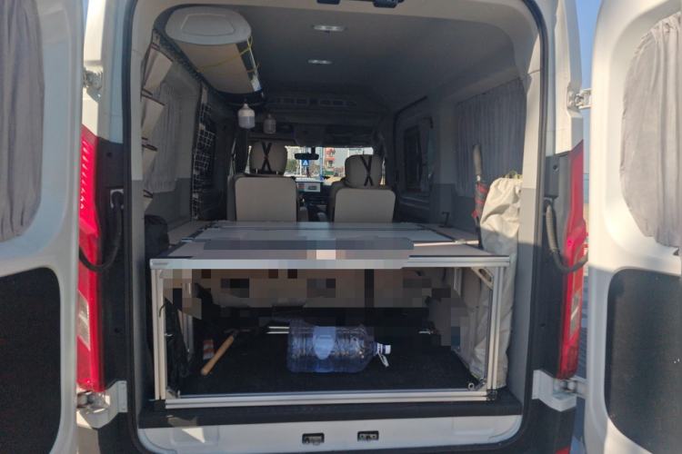 Used SAIC MAXUS Xintu V90 2024 ZhiJie 2.0T Automatic Rear-Drive Long-Wheelbase High-Roof Model with Single Rear Tire Available in 6/7-Seater Configurations