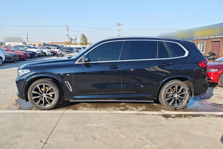 Used BMW X5 2022 Restyled xDrive 30Li Luxury Version M Sport Package
