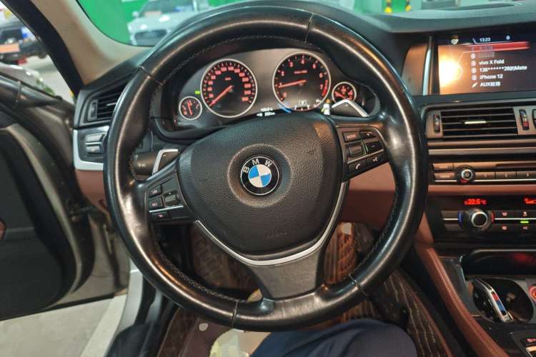 Used BMW 5 Series 2014 520Li Elegant Model
