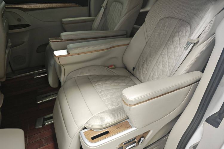 Used Buick GL8 2018 ES 28T Comfort Model China VI Standard
