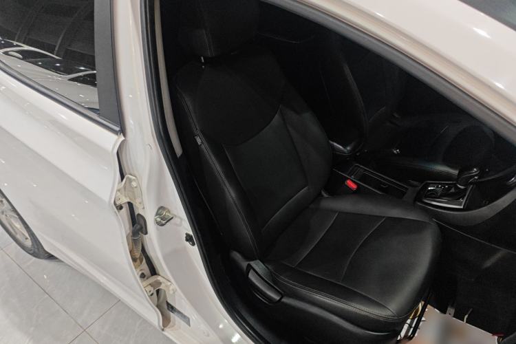 Used Hyundai Elantra 2015 1.6L Automatic Fashion Model
