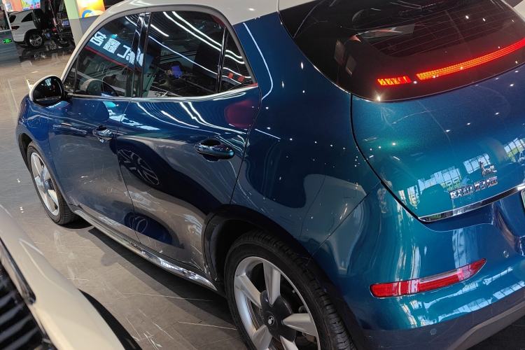 Used ORA Good Cat 2023 401 km Standard Range Luxury Version Lithium Iron Phosphate
