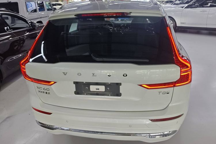 Used Volvo XC60 New Energy 2024 T8 Plug-in Hybrid Long-Range All-Wheel Drive Smart Luxury Edition

