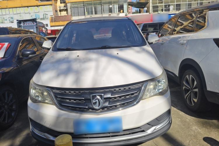 Used Baojun 730 2016 Revised 1.5L Manual Standard Version 7 Seats China V Emission Standard
