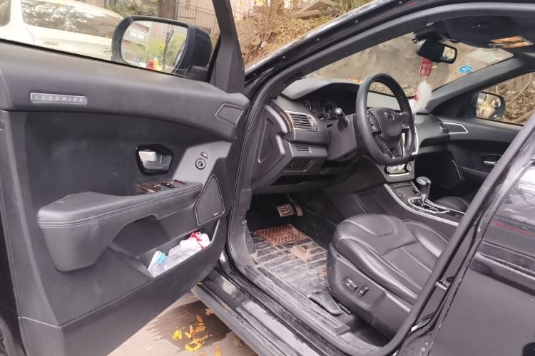 Used Land X7 2015 2.0T Panoramic Prestige Edition
