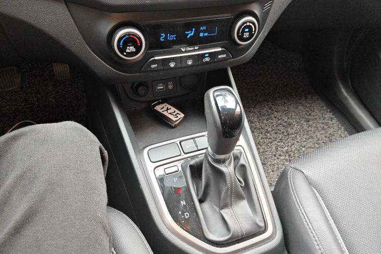 Used Hyundai ix25 2015 2.0L Automatic Two-Wheel Drive Intelligent GLS