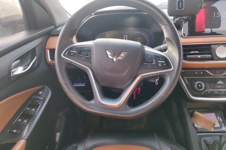 Used Wuling Hongguang S3 2018 1.5T Manual Luxury Model China V Standard
