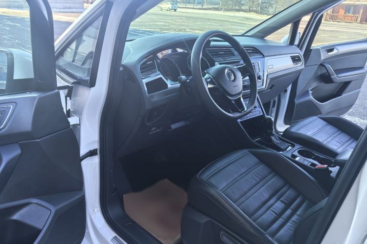 Used Volkswagen Touran 2016 Volkswagen Touran L 280TSI DSG Comfort Edition