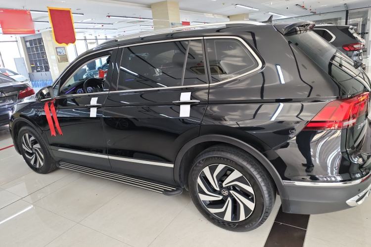 Used Volkswagen Tiguan L 2024 330TSI Automatic Two-Wheel Drive Smart Edition
