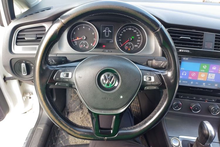 Used Volkswagen Golf 2015 1.4TSI Automatic Luxury Model
