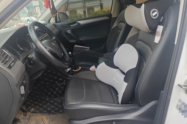 Used Volkswagen Tiguan L 2019 330TSI Automatic Two-Wheel Drive Panoramic Comfort Edition China VI Standard
