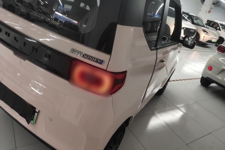 Used Wuling Hongguang MINIEV 2021 Macaron Premium Model – Lithium-NMC
