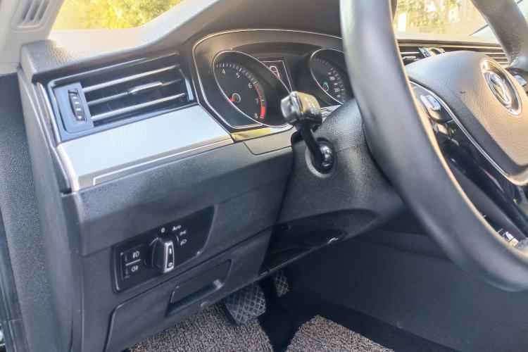 Used Volkswagen Magotan 2019 330TSI DSG Leading Edition China V Standard
