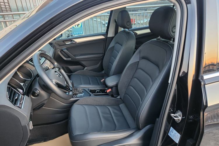 Used Volkswagen Tiguan L 2019 Revised 330TSI Automatic Two-Wheel Drive Smart & Luxury Edition China VI Standard