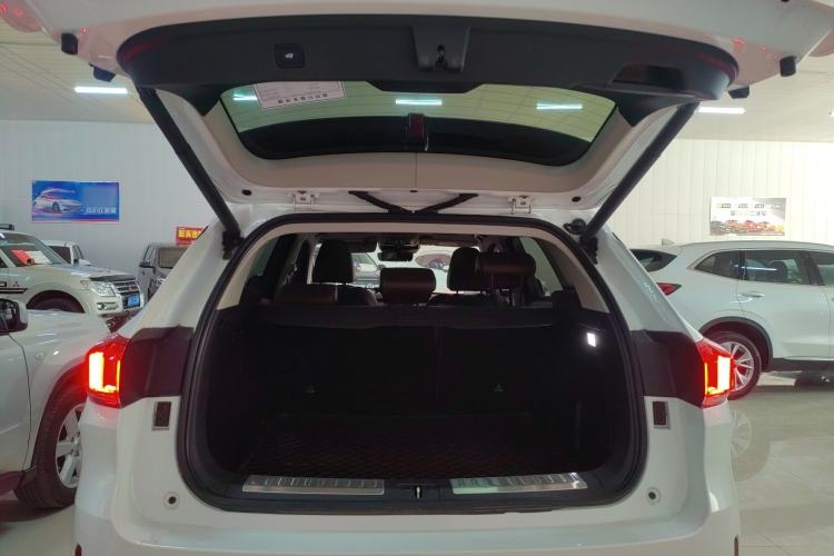 Used Wey VV6 2018 2.0T Two-Wheel-Drive Ultra-Luxury Version China V Standard
