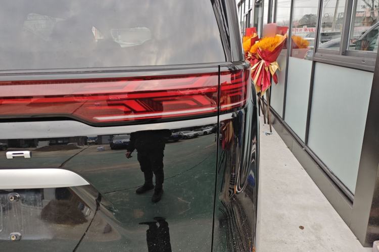 Used Denza D9 2024 DM-i 980 Four-Wheel Drive Flagship Model