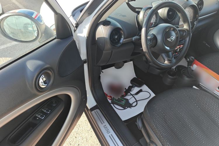 Used  Countryman 2011 1.6L ONE