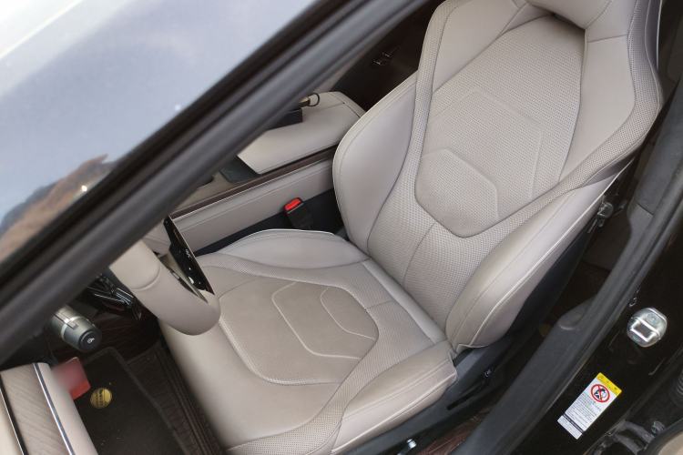 Used BYD Han 2024 EV Glory Edition 610 km All-Wheel Drive "Tian Shen Zhi Jia" Intelligent Driving Model
