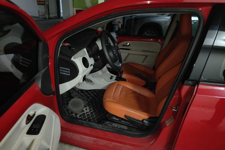 Used Volkswagen up! 2015 1.0L move up!