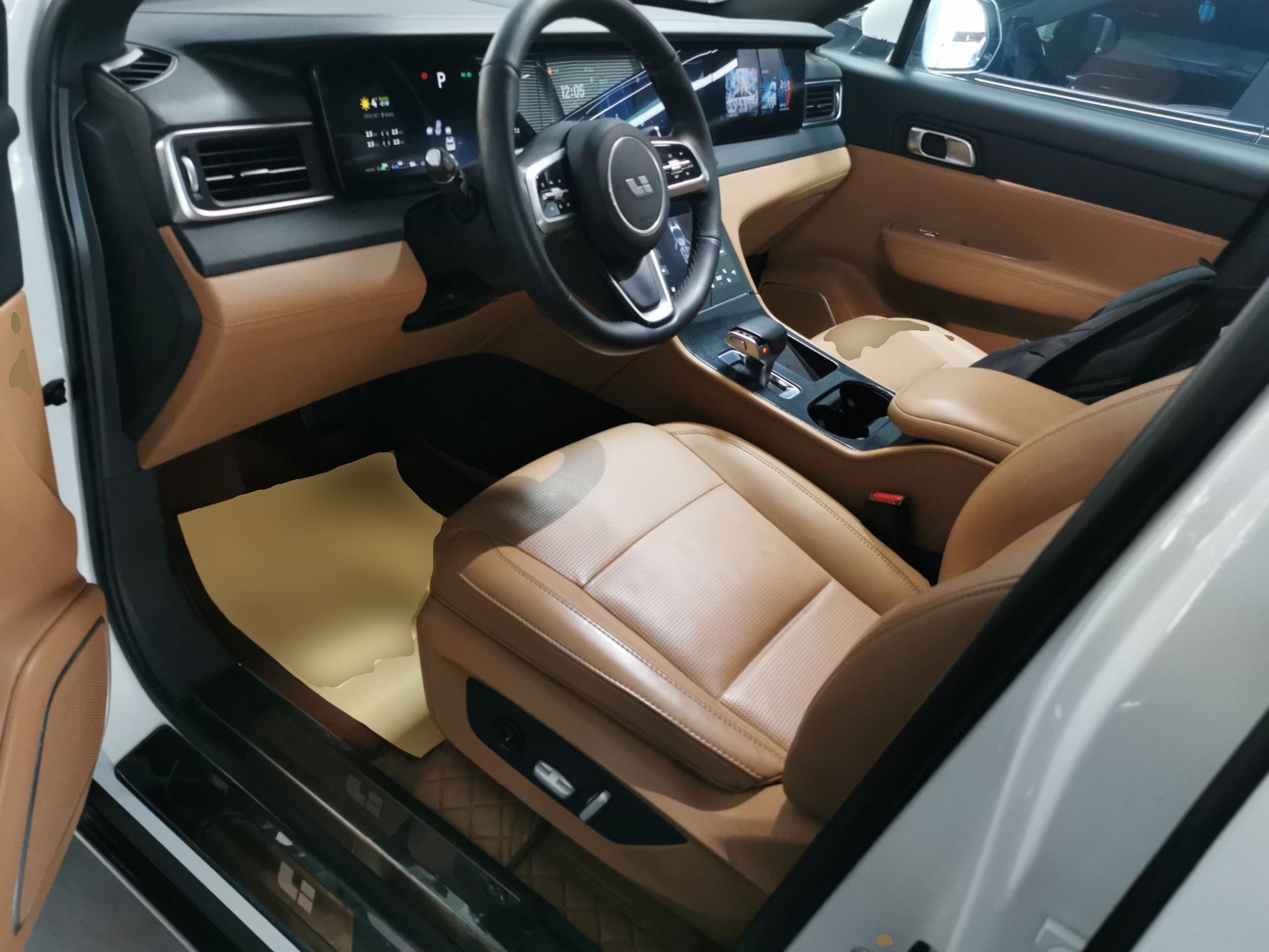 Переднее сиденье в автомобиле