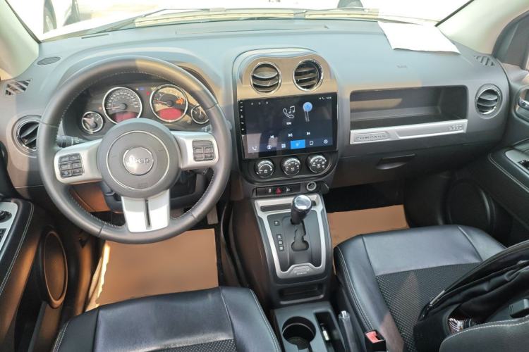 Used  Compass 2014 Revised Version 2.4L Four-Wheel Drive Comfort Edition
