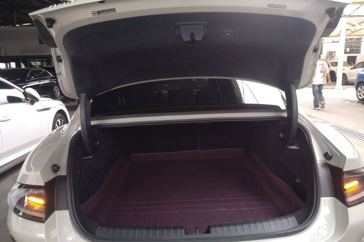 Used  SU7 2024 Rear-Drive Long-Range Intelligent Driving Version
