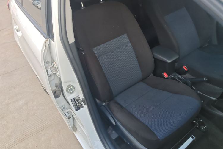 Used Toyota YARiS L 2019 1.5E CVT Dynamic Edition China VI compliant
