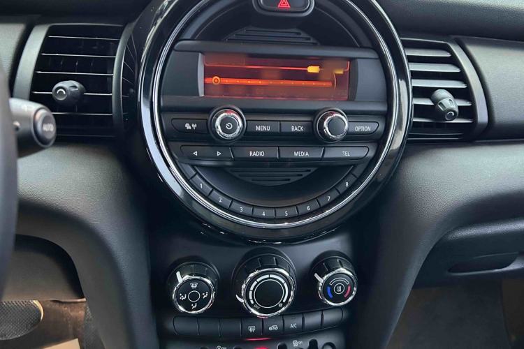 Used  MINI 2016 1.2T ONE Pioneer Edition
