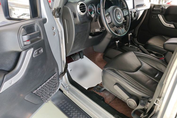 Used  Wrangler 2017 3.0L Sahara Four-Door Comfort Edition