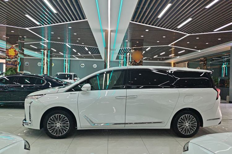 Used Buick GL8 New Energy 2024 Lu Zun Deluxe Edition 7-Seater
