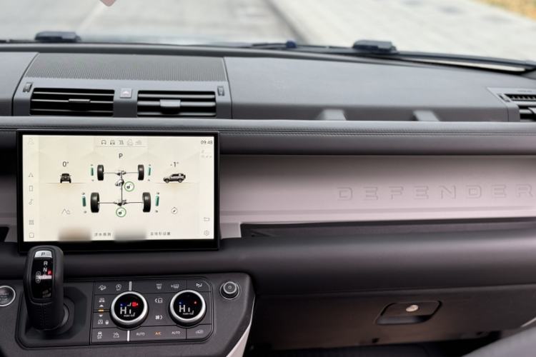 Used Land Rover Defender 2022 90 2.0T P300 X-DYNAMIC HSE
