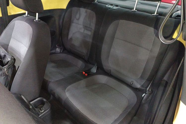 Used Volkswagen Beetle 2015 180TSI model
