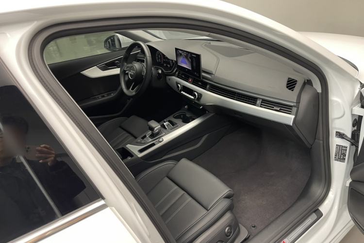 Used Audi A4L 2024 40 TFSI Fashion Dynamic Model

