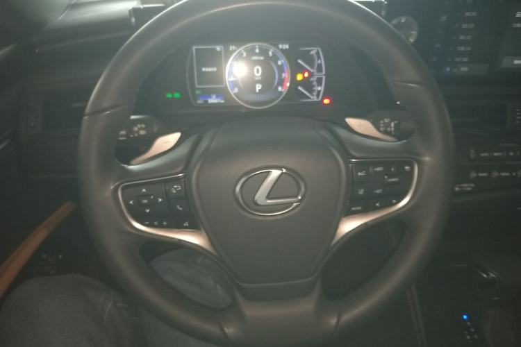Used Lexus ES 2022 200 Excellence Edition
