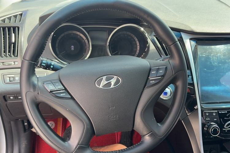 Used Hyundai Sonata 2013 2.4L Automatic Luxury Version China IV Standard
