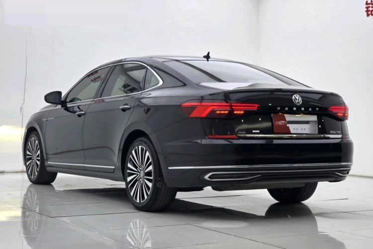 Used Volkswagen Passat 2019 330TSI Luxury Edition China VI Standard
