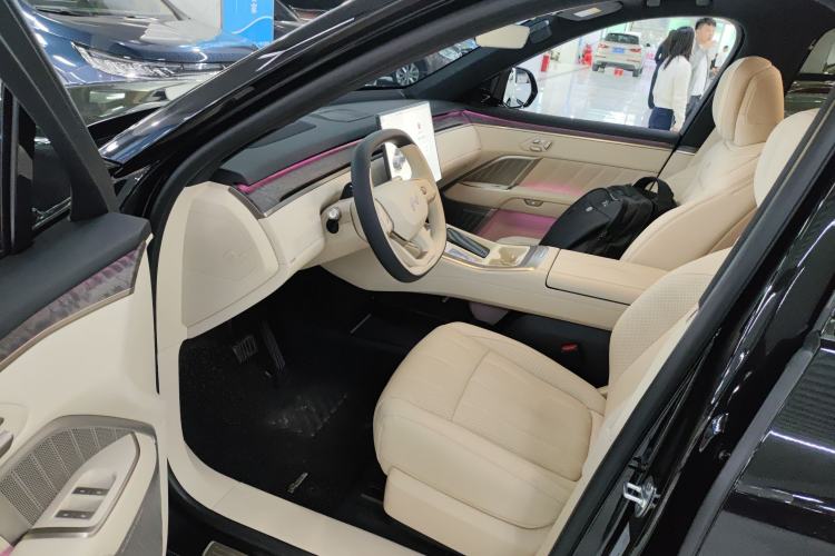 Used ONVO Luxeed L90 2025 Model—Max Six-Seater Version
