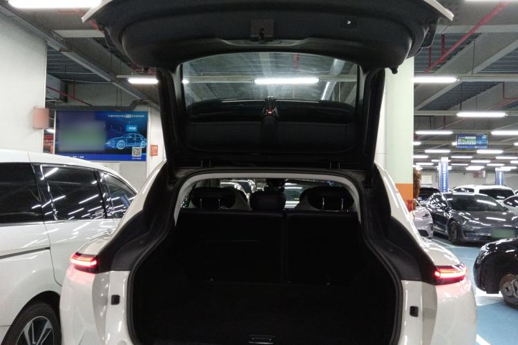 Used  LS7 2023 77 kWh Urban Fit Rear-Wheel Drive
