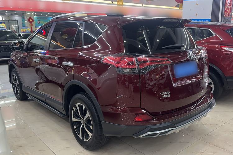Used Toyota RAV4 2016 2.0L CVT Two-Wheel Drive Fashion Edition China V Standard
