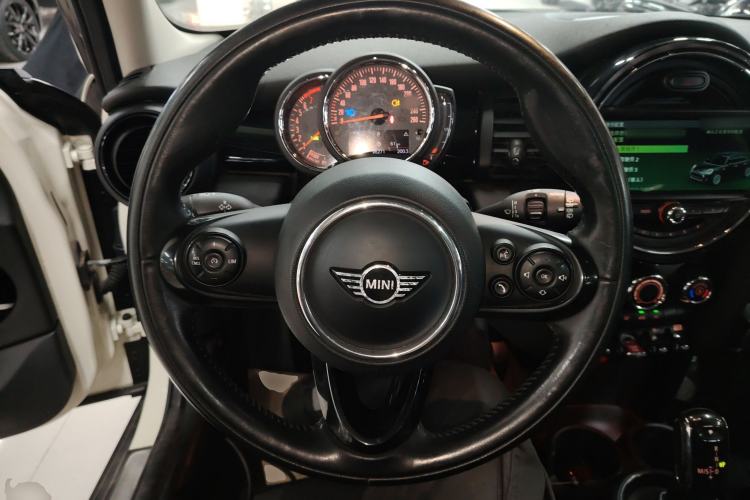 Used  MINI 2018 1.5T COOPER Classic Edition Five-Door Version
