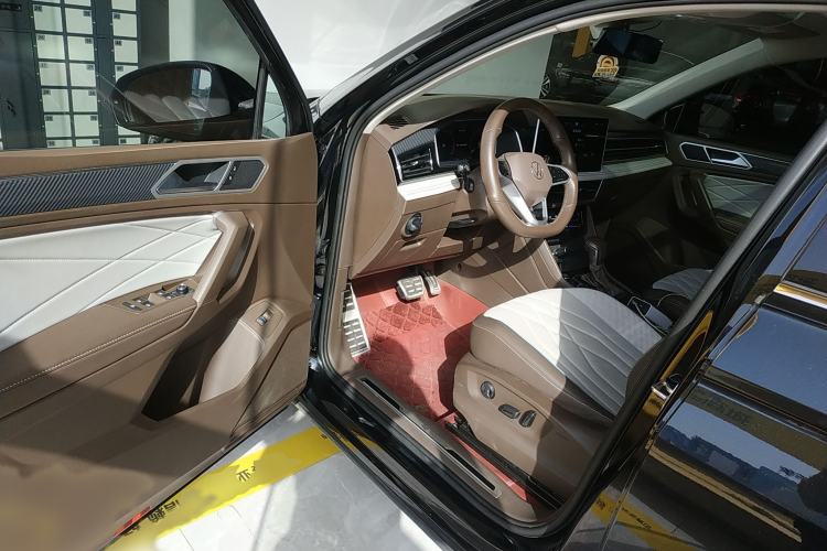 Used Volkswagen Tiguan L 2023 Restyled 330TSI Automatic Two-Wheel Drive R-Line Enhanced Comfort Version