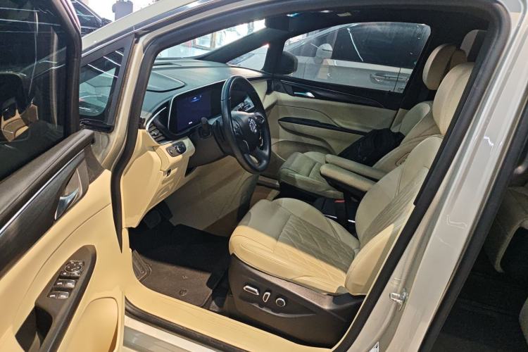 Used Buick GL8 2022 ES Land Cruiser 653T Luxury Model
