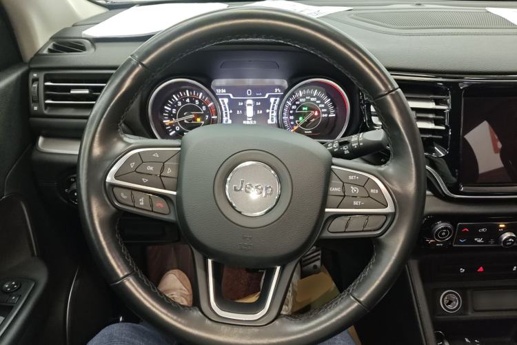 Used  Commander 2018 2.0T Two-Wheel Drive Enjoyment Version China VI Emission Standard