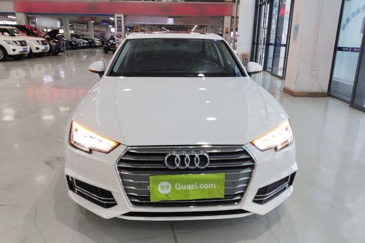 Used Audi A4L 2018 30th Anniversary Edition 40 TFSI Fashion Model
