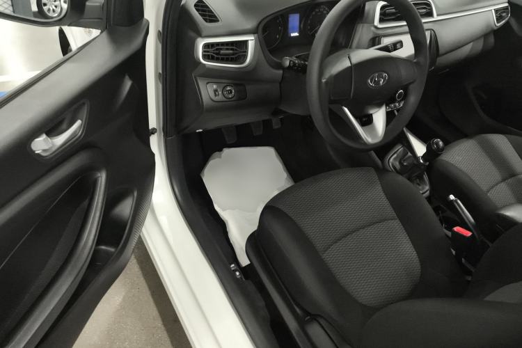 Used Hyundai Verna 2017 1.4L Manual Refreshed Version China V Standard
